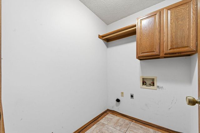 1644 N Parkdale St, Wichita, KS 67212