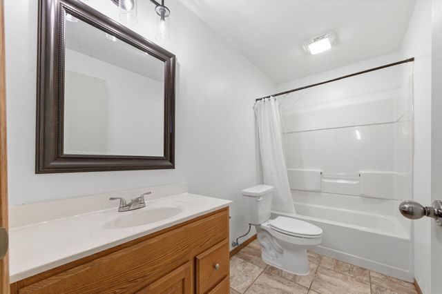 1644 N Parkdale St, Wichita, KS 67212