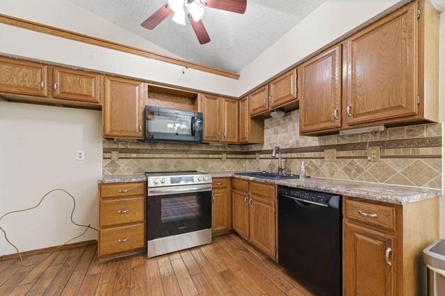 1644 N Parkdale St, Wichita, KS 67212