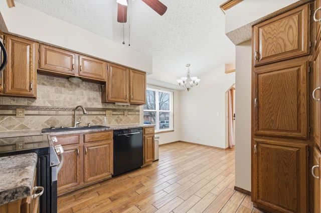 1644 N Parkdale St, Wichita, KS 67212