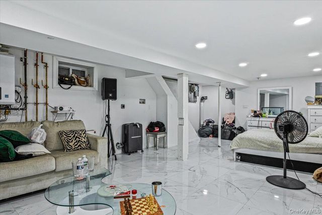 10351 101st Street, Richmond Hill, NY 11417