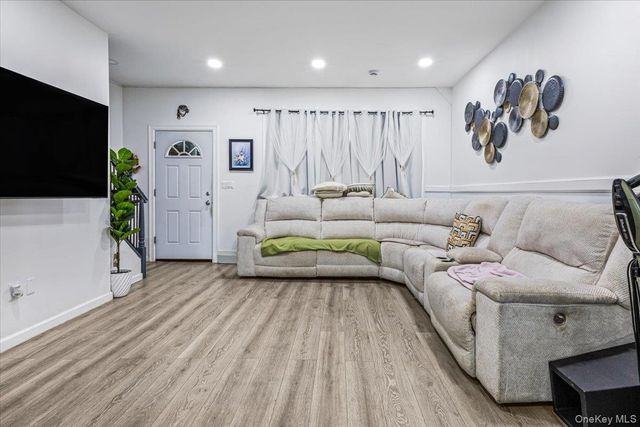 10351 101st Street, Richmond Hill, NY 11417