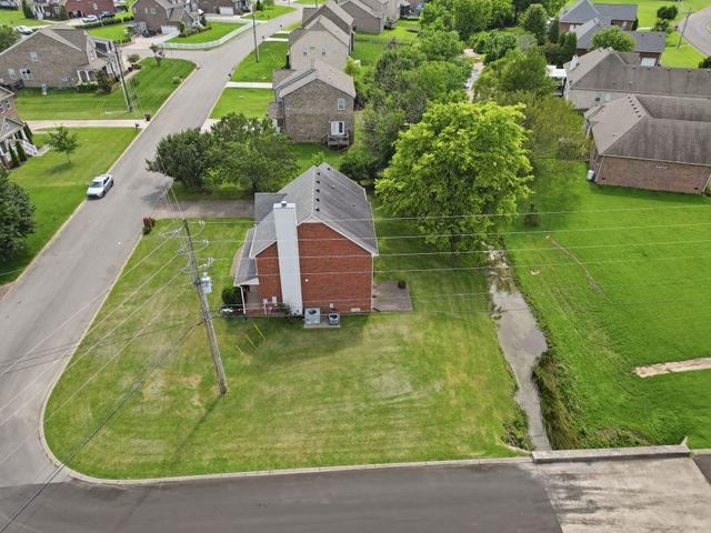 302 Twelve Oaks Ln, Lebanon, TN 37087