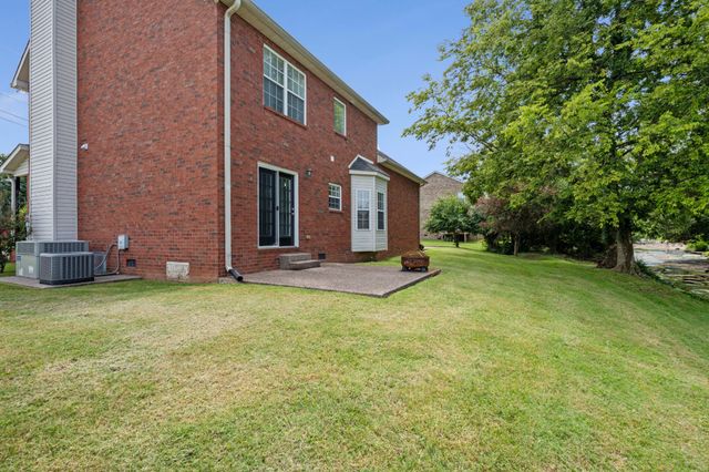 302 Twelve Oaks Ln, Lebanon, TN 37087