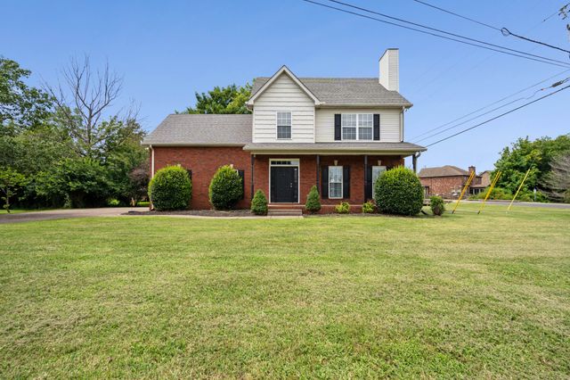 302 Twelve Oaks Ln, Lebanon, TN 37087