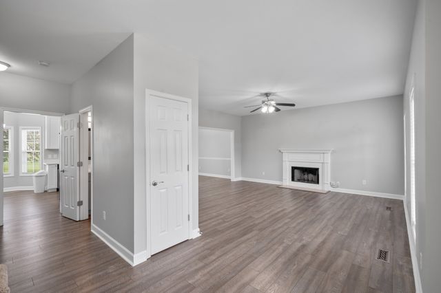 302 Twelve Oaks Ln, Lebanon, TN 37087