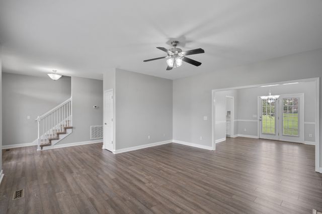 302 Twelve Oaks Ln, Lebanon, TN 37087