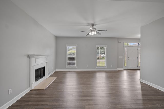 302 Twelve Oaks Ln, Lebanon, TN 37087