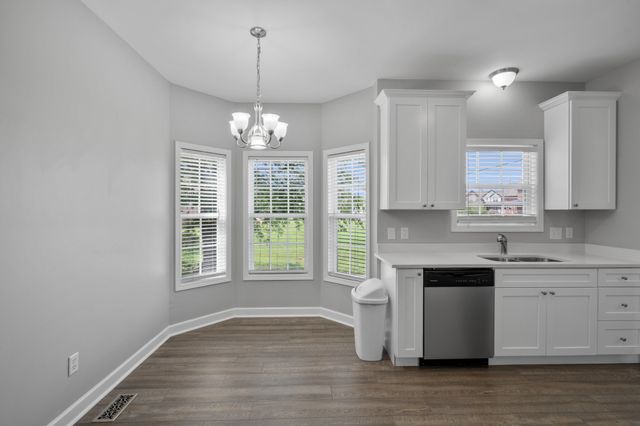 302 Twelve Oaks Ln, Lebanon, TN 37087