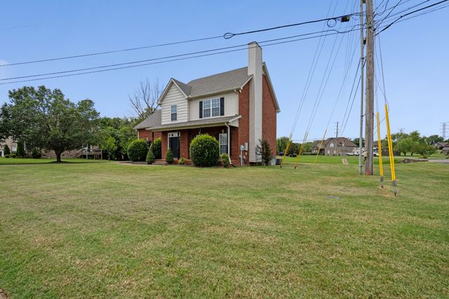 302 Twelve Oaks Ln, Lebanon, TN 37087