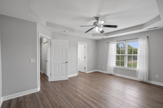 302 Twelve Oaks Ln, Lebanon, TN 37087