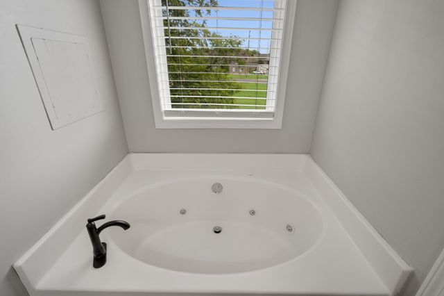 302 Twelve Oaks Ln, Lebanon, TN 37087