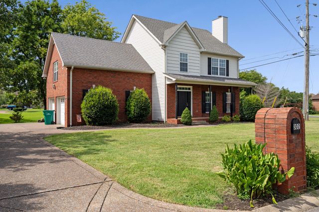 302 Twelve Oaks Ln, Lebanon, TN 37087