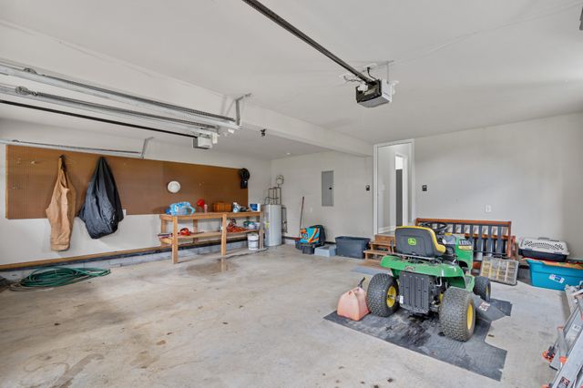 302 Twelve Oaks Ln, Lebanon, TN 37087