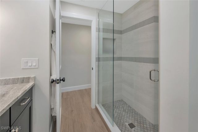 1925 Tarpon RD, Naples, FL 34102