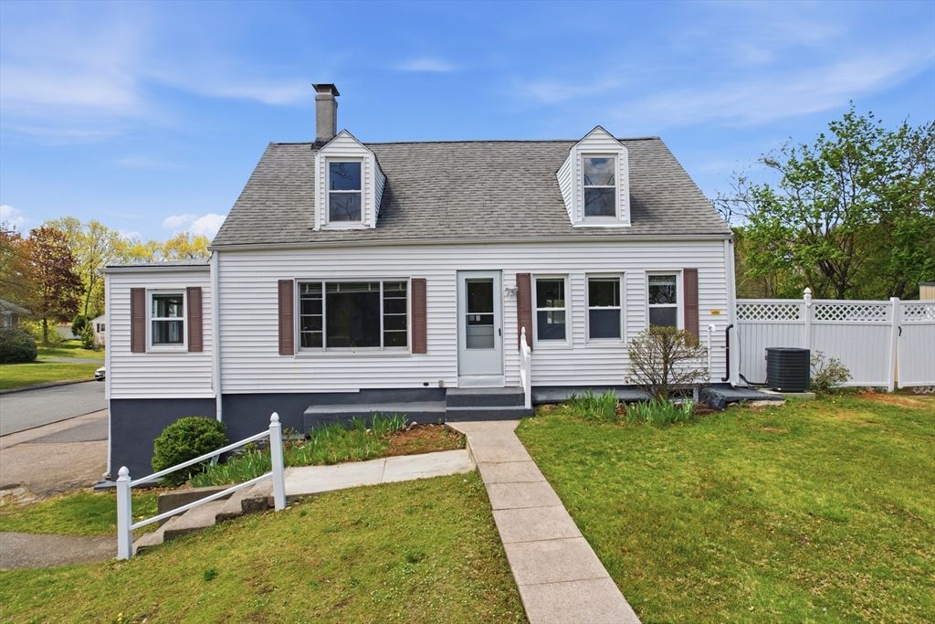 304 High St, Randolph, MA 02368