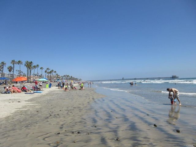 835 N Cleveland Street E, Oceanside, CA 92054