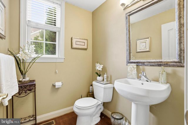 512 CHAMPIONSHIP DR, Harleysville, PA 19438