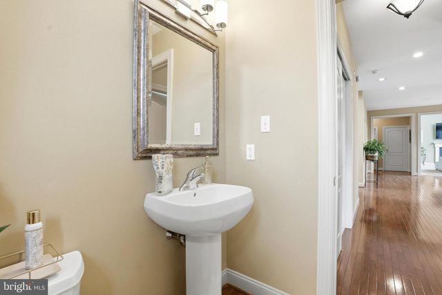 512 CHAMPIONSHIP DR, Harleysville, PA 19438