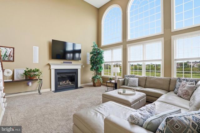 512 CHAMPIONSHIP DR, Harleysville, PA 19438