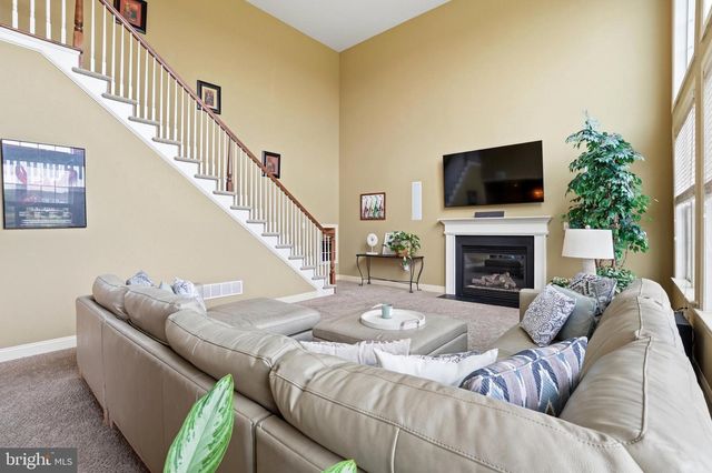512 CHAMPIONSHIP DR, Harleysville, PA 19438
