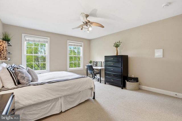 512 CHAMPIONSHIP DR, Harleysville, PA 19438