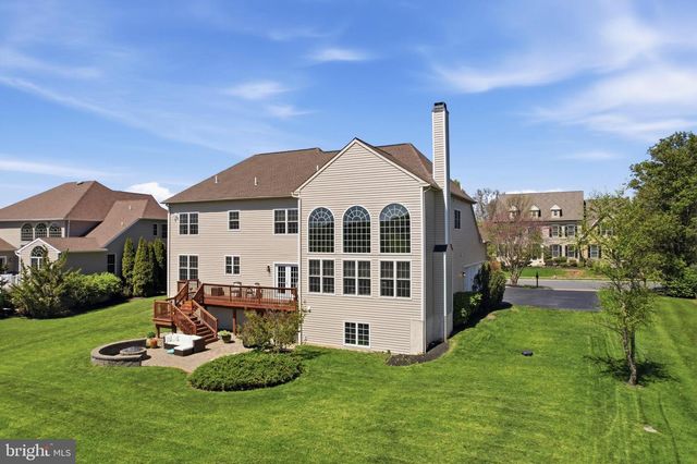 512 CHAMPIONSHIP DR, Harleysville, PA 19438