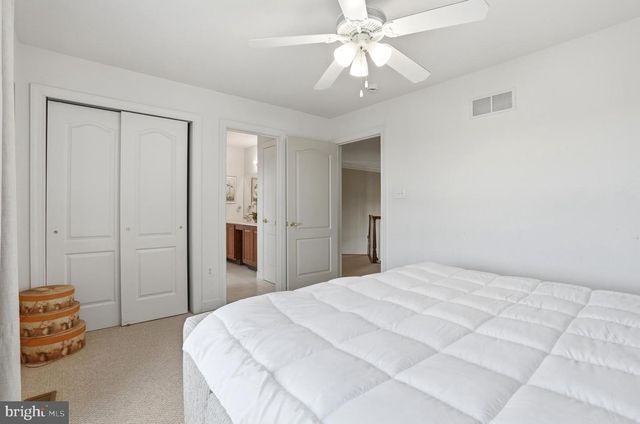 512 CHAMPIONSHIP DR, Harleysville, PA 19438