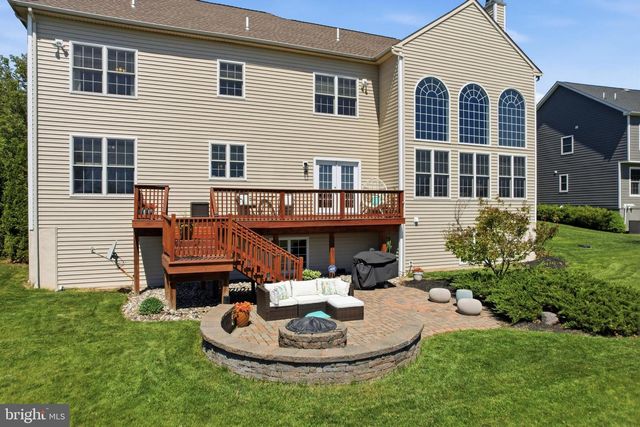 512 CHAMPIONSHIP DR, Harleysville, PA 19438