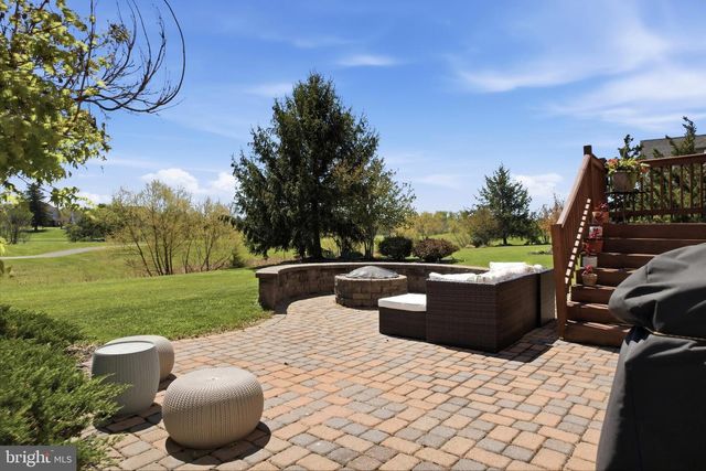 512 CHAMPIONSHIP DR, Harleysville, PA 19438
