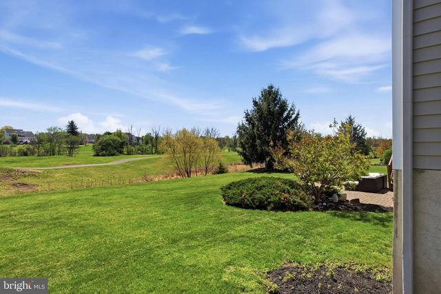 512 CHAMPIONSHIP DR, Harleysville, PA 19438