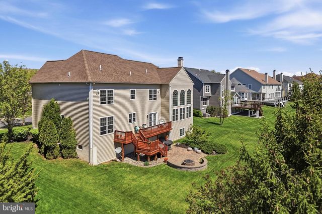 512 CHAMPIONSHIP DR, Harleysville, PA 19438