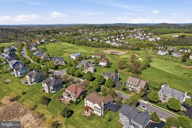 512 CHAMPIONSHIP DR, Harleysville, PA 19438