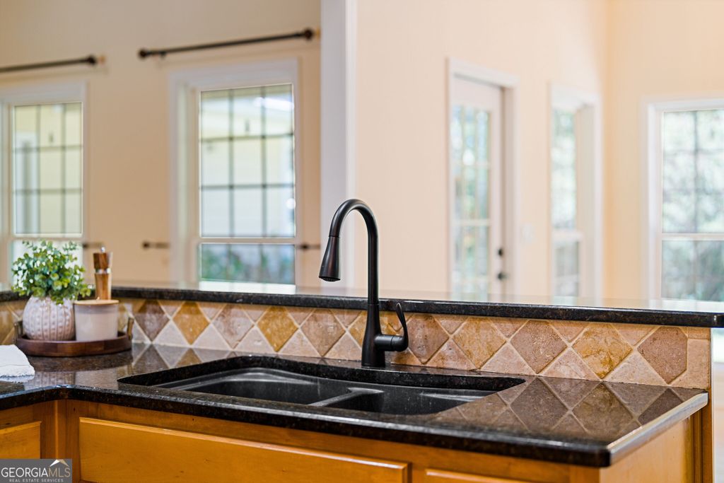 304 Pembroke Court, Mcdonough, GA 30252 — photo 3