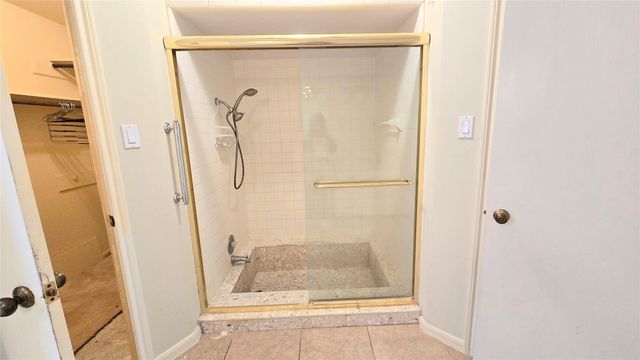 2123 N Fountain Valley Drive, Missouri City, TX 77459