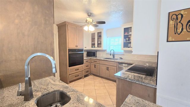 2123 N Fountain Valley Drive, Missouri City, TX 77459