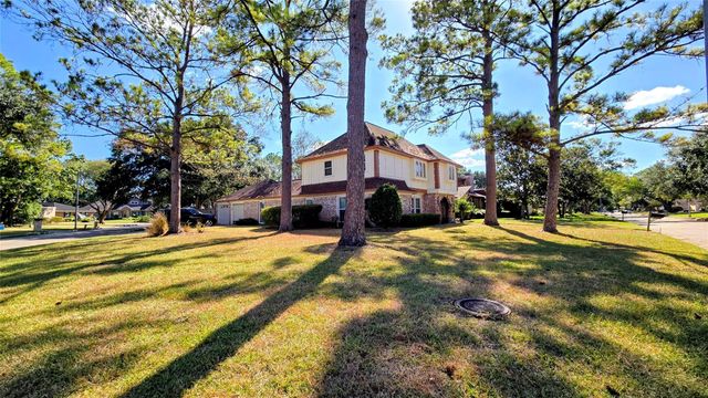 2123 N Fountain Valley Drive, Missouri City, TX 77459