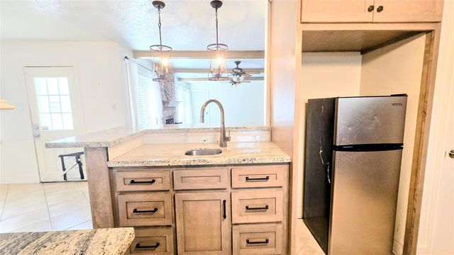 2123 N Fountain Valley Drive, Missouri City, TX 77459