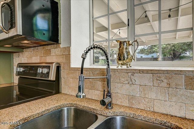 4201 N 19TH Street, Phoenix, AZ 85016