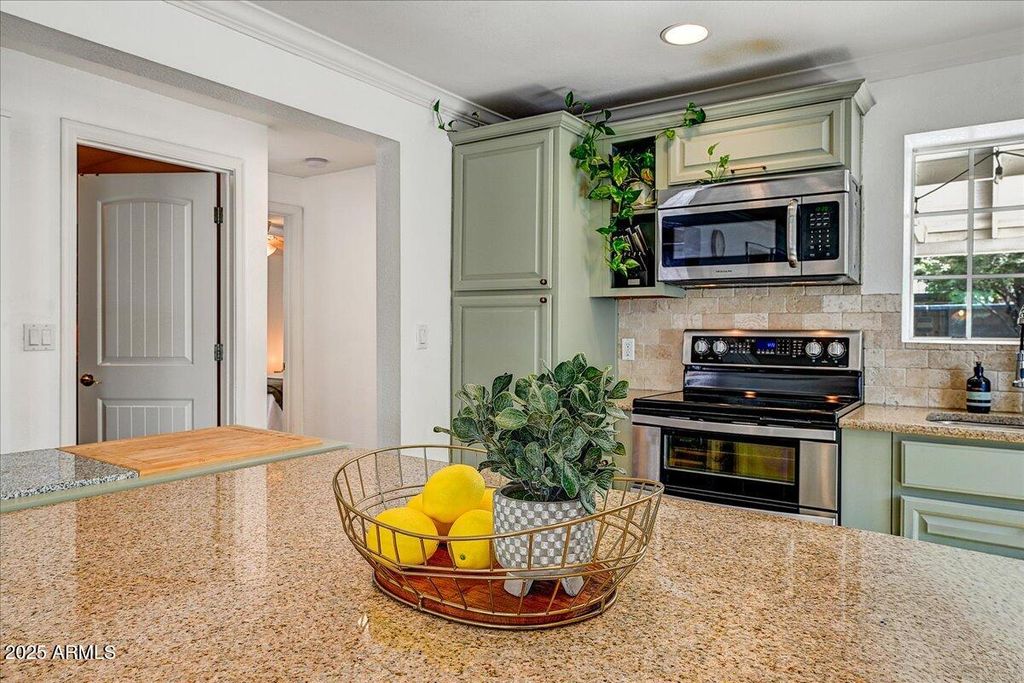 Image 12 of property listing at 4201 N 19TH Street, Phoenix, AZ 85016