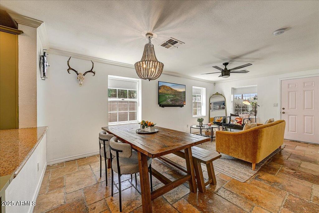 Image 13 of property listing at 4201 N 19TH Street, Phoenix, AZ 85016