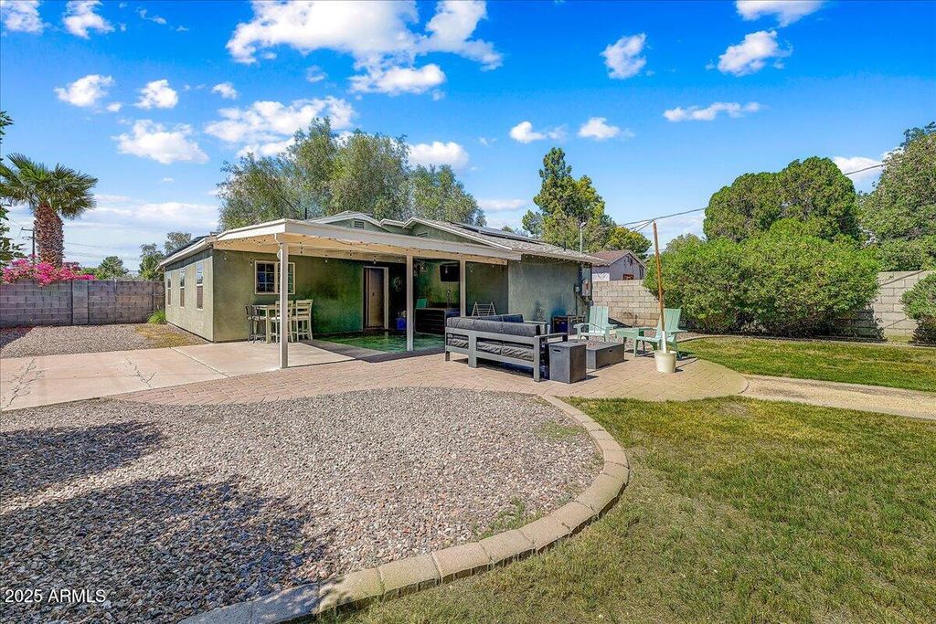 Image 32 of property listing at 4201 N 19TH Street, Phoenix, AZ 85016