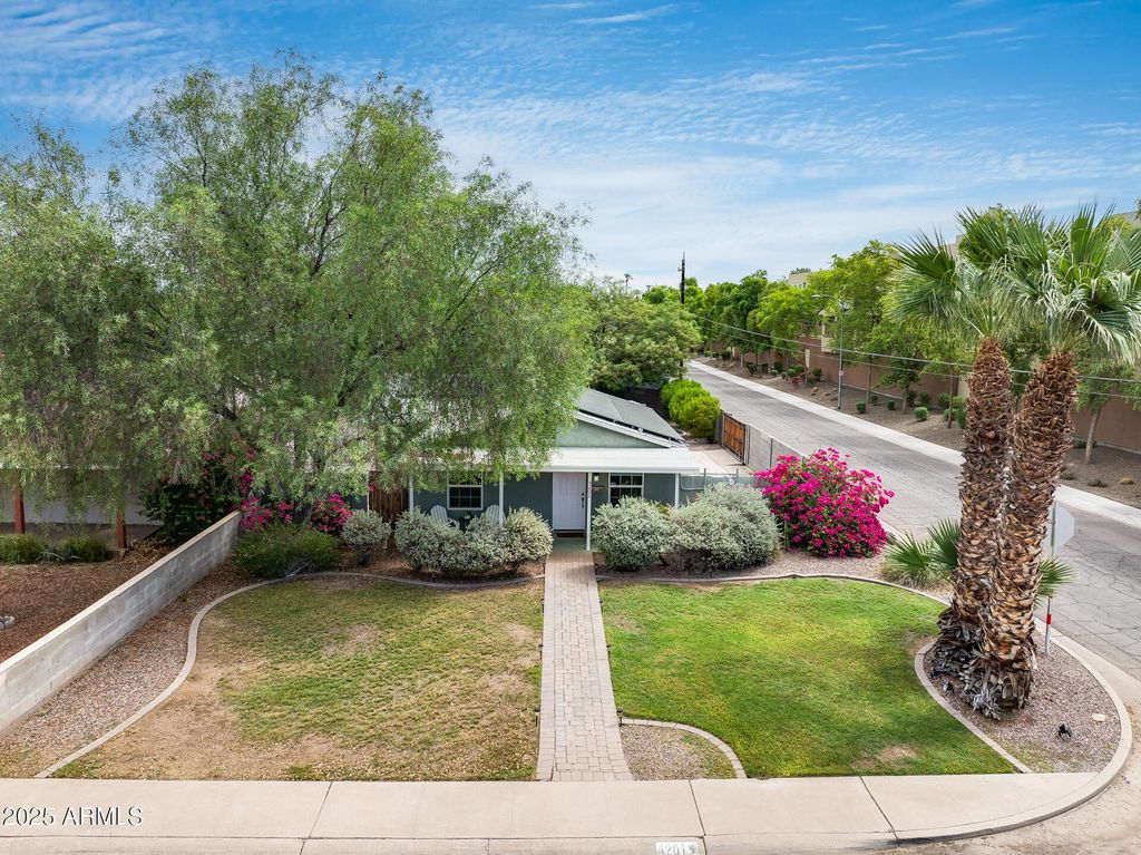 Image 35 of property listing at 4201 N 19TH Street, Phoenix, AZ 85016