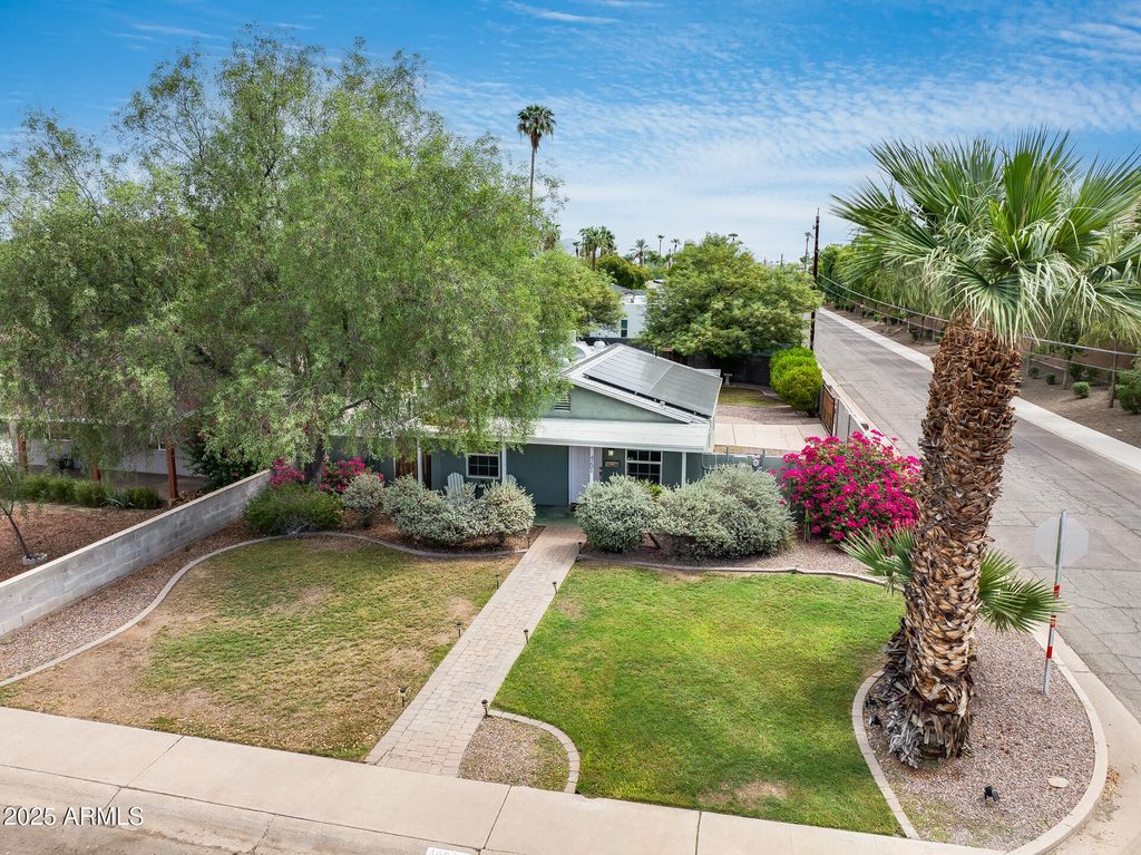 Image 36 of property listing at 4201 N 19TH Street, Phoenix, AZ 85016