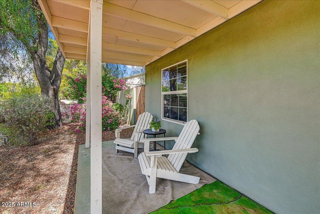 Image 5 of property listing at 4201 N 19TH Street, Phoenix, AZ 85016