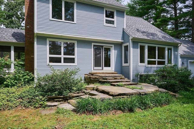 494 Station Rd, Amherst, MA 01002