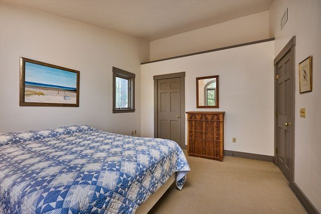 494 Station Rd, Amherst, MA 01002