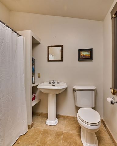 494 Station Rd, Amherst, MA 01002