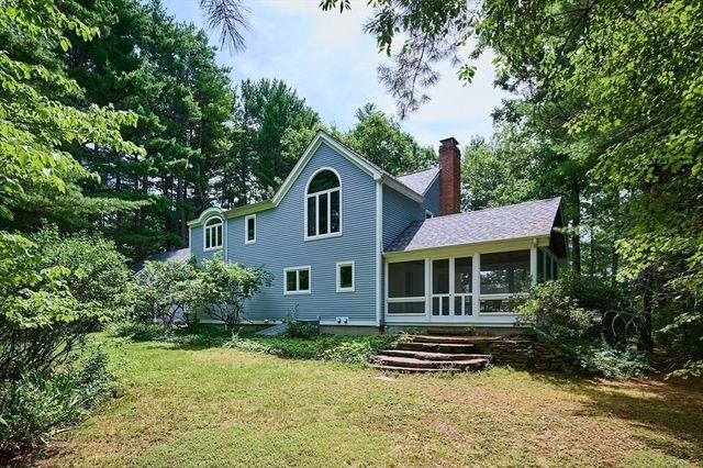 494 Station Rd, Amherst, MA 01002