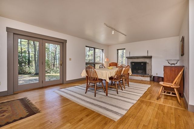 494 Station Rd, Amherst, MA 01002